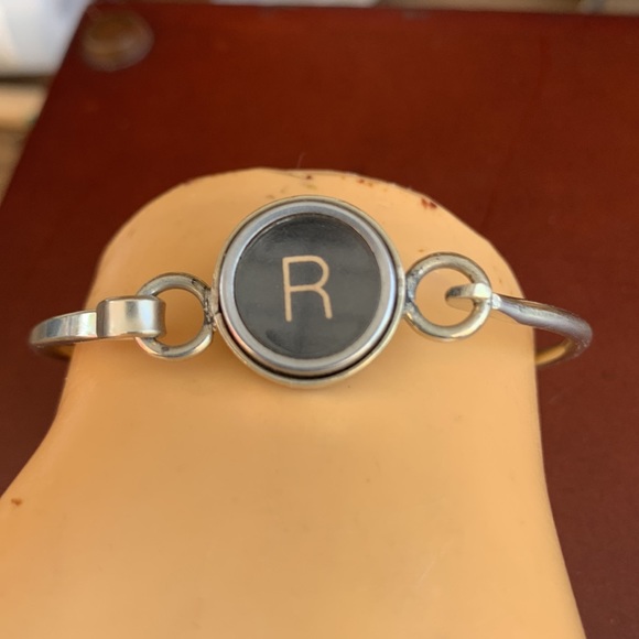 R typewriter key bracelet - Picture 2 of 4